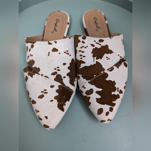 Vegan Suede Cow Print Slip Ons - US 5.5 - Picture 2 of 7